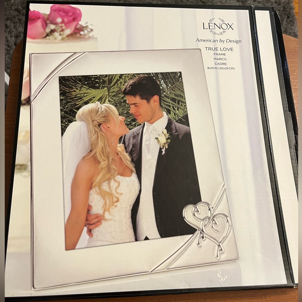 Lenox True love picture frame 8x10in